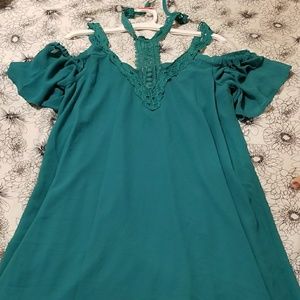 💕SALE💕 Green, halter, cold should dress